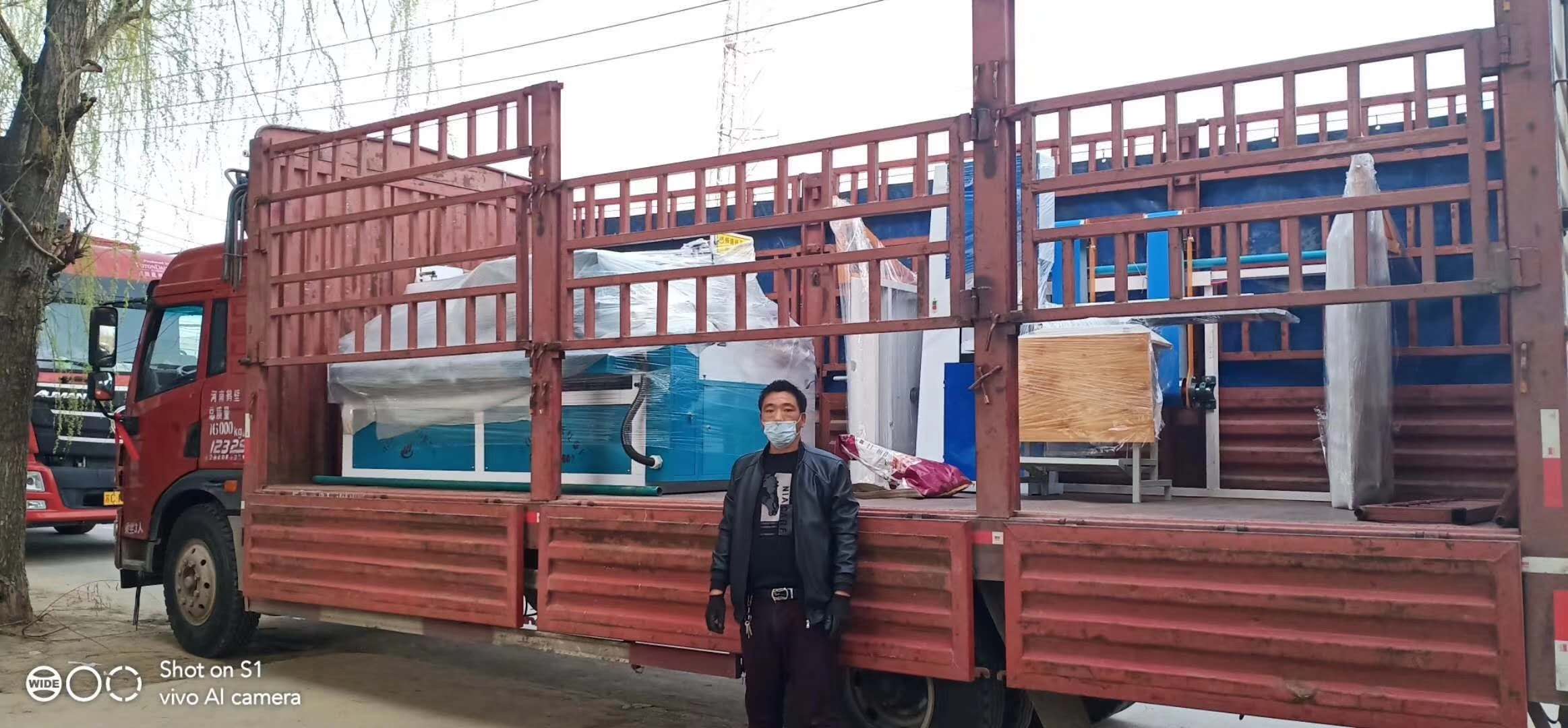 河南鹤壁全自动卫生纸复卷机发货